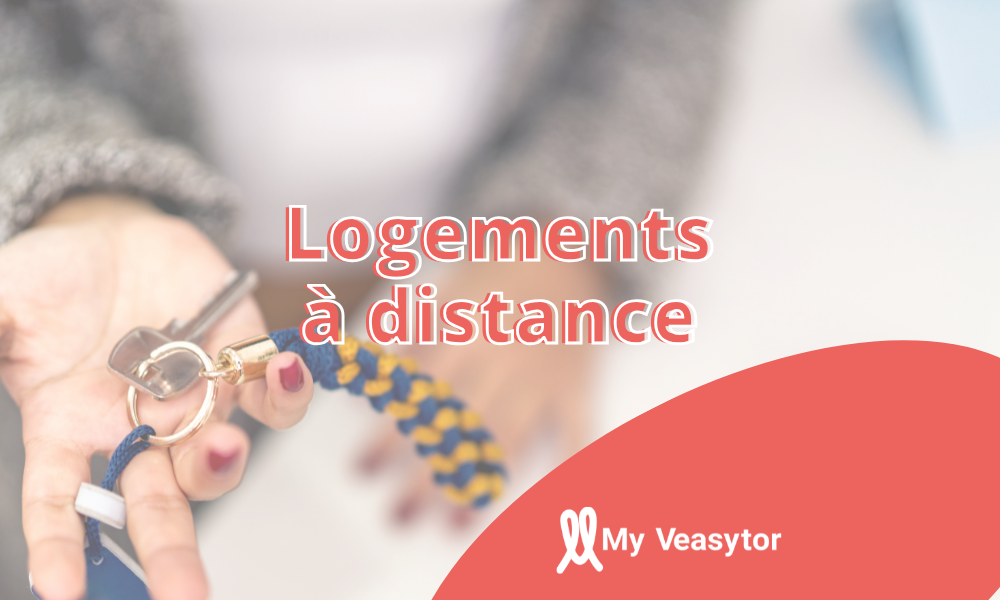 Une main tendant un trousseau de clés vers l’objectif. Un geste symbolique, synonyme de nouveau départ, mais aussi de stress quand on ne peut pas visiter soi-même.
